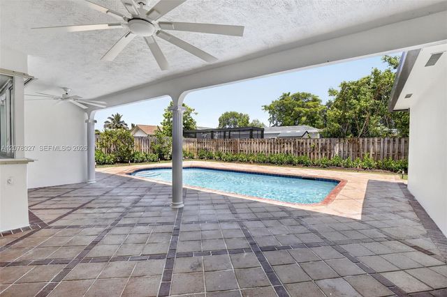 3661 N 52nd Avenue, Hollywood, FL 33021