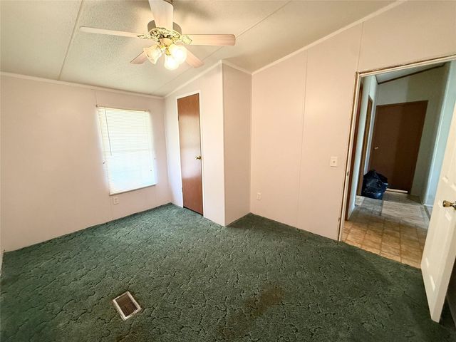 5744 E State Highway 21, Crockett, TX 75835