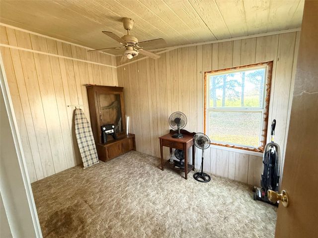 5744 E State Highway 21, Crockett, TX 75835