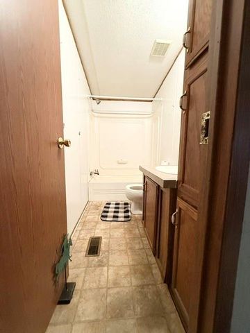 5744 E State Highway 21, Crockett, TX 75835