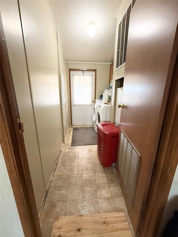 5744 E State Highway 21, Crockett, TX 75835