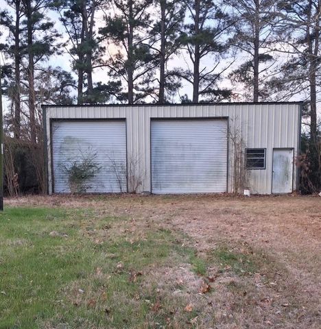 5744 E State Highway 21, Crockett, TX 75835