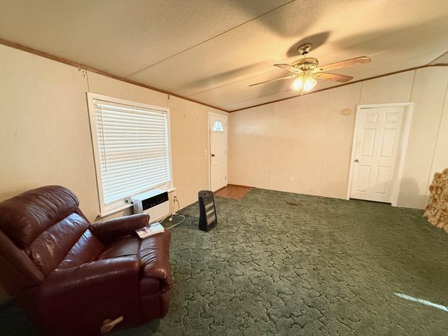 5744 E State Highway 21, Crockett, TX 75835