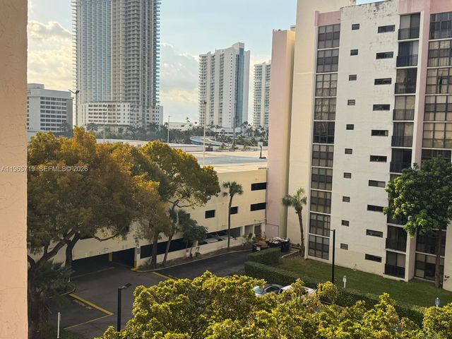 17021 N Bay Rd 627, Sunny Isles Beach, FL 33160