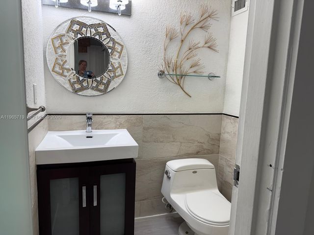 17021 N Bay Rd 627, Sunny Isles Beach, FL 33160