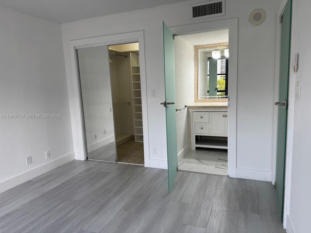 17021 N Bay Rd 627, Sunny Isles Beach, FL 33160