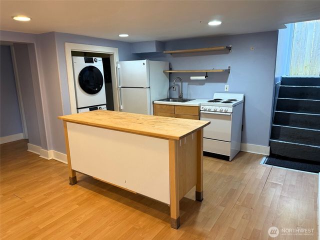 303 N 64th Street, Seattle, WA 98103