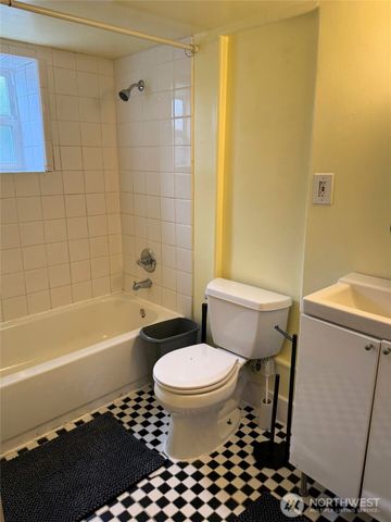 303 N 64th Street, Seattle, WA 98103