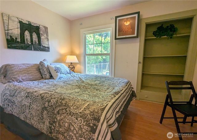 303 N 64th Street, Seattle, WA 98103