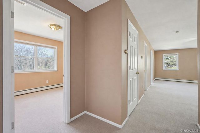 8 Foxwood Drive, Tomkins Cove, NY 10986
