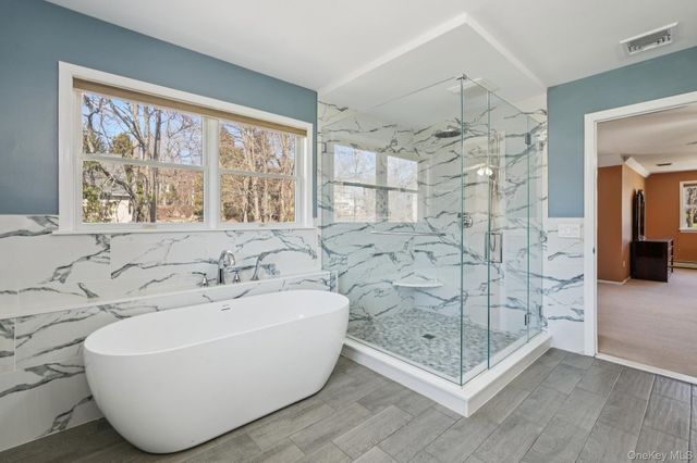 8 Foxwood Drive, Tomkins Cove, NY 10986
