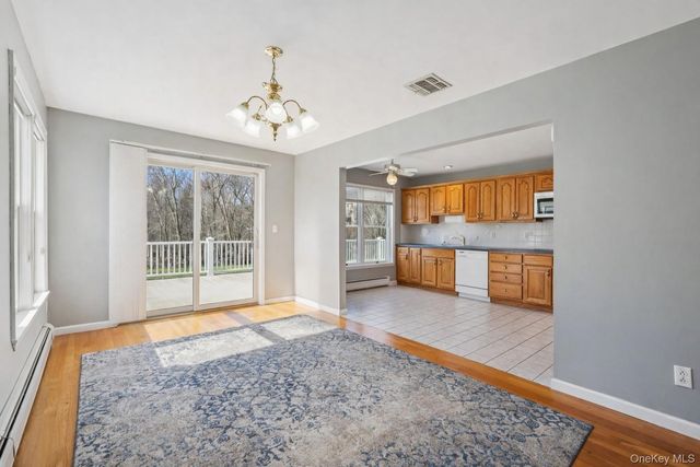 8 Foxwood Drive, Tomkins Cove, NY 10986