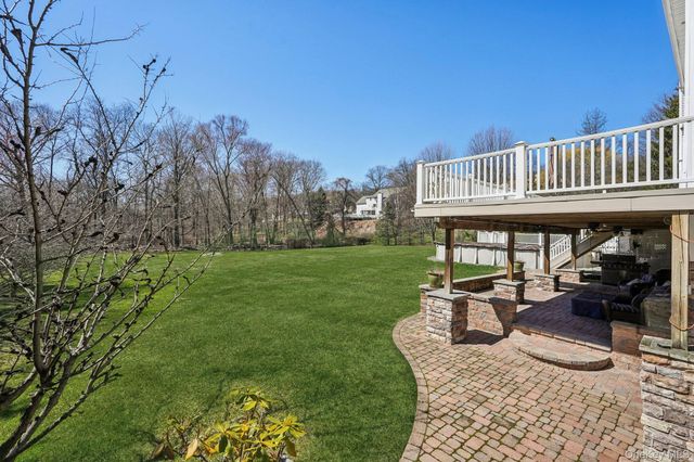 8 Foxwood Drive, Tomkins Cove, NY 10986