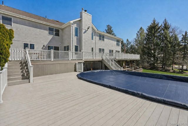 8 Foxwood Drive, Tomkins Cove, NY 10986