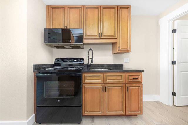 3000 BEACH BOULEVARD S 6, Gulfport, FL 33707