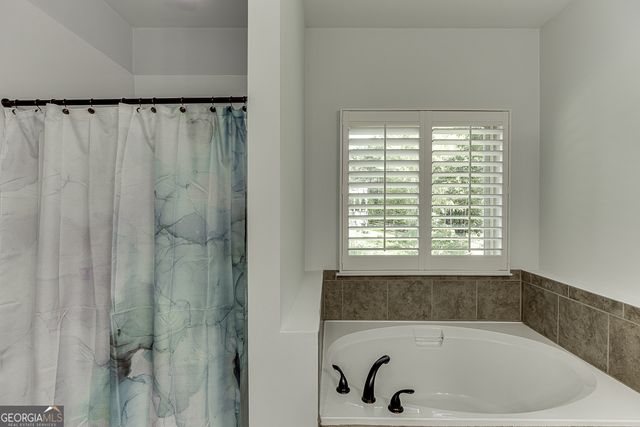 2858 Shadowstone Way, Winder, GA 30680