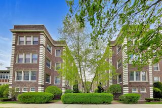 443 N Lombard Avenue 2, Oak Park, IL 60302