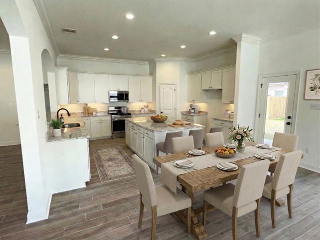 453 Rue Des Affaires, Houma, LA 70364