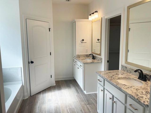 453 Rue Des Affaires, Houma, LA 70364