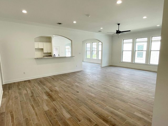 453 Rue Des Affaires, Houma, LA 70364