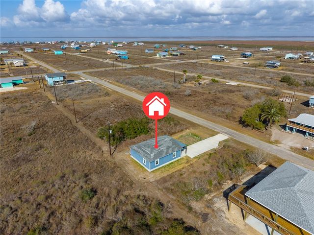 235 W Club Oak Lane, Rockport, TX 78382