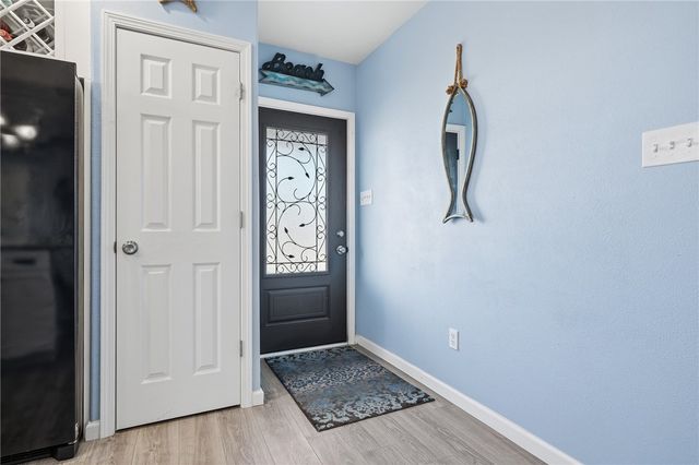 235 W Club Oak Lane, Rockport, TX 78382