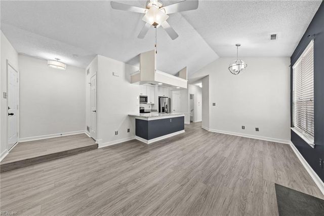 3205 Jade Ct Apt 302, Virginia Beach, VA 23451