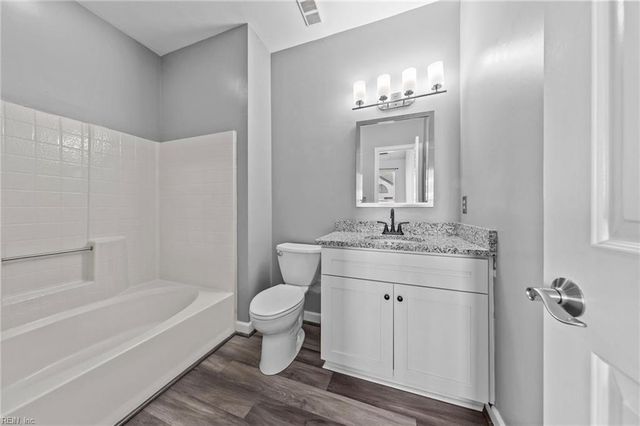 3205 Jade Ct Apt 302, Virginia Beach, VA 23451