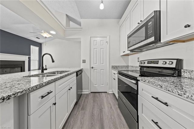 3205 Jade Ct Apt 302, Virginia Beach, VA 23451