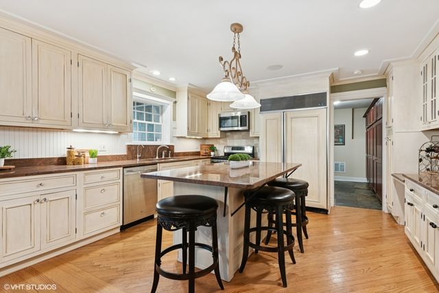 6730 S Madison Street, Willowbrook, IL 60527