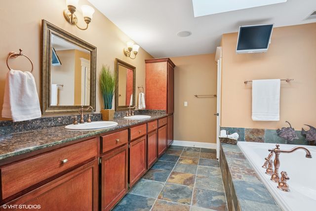 6730 S Madison Street, Willowbrook, IL 60527