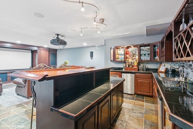 6730 S Madison Street, Willowbrook, IL 60527