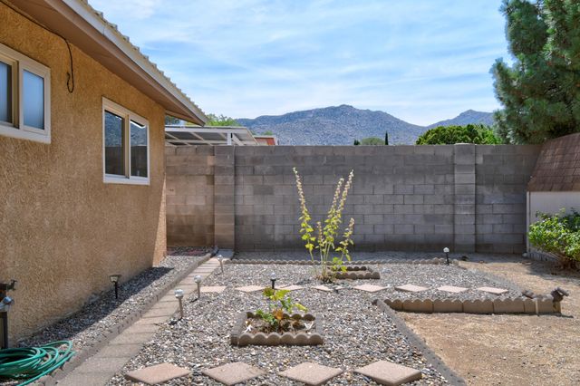 13406 Pierce Arrow Road NE, Albuquerque, NM 87112