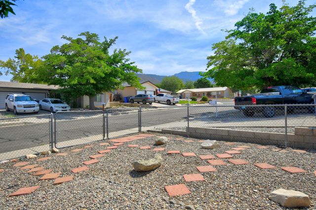 13406 Pierce Arrow Road NE, Albuquerque, NM 87112