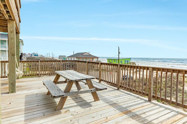 103 Coral Court, Surfside Beach, TX 77541