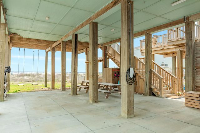 103 Coral Court, Surfside Beach, TX 77541