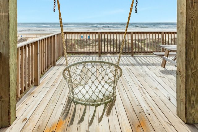 103 Coral Court, Surfside Beach, TX 77541