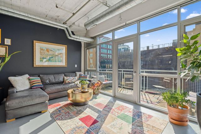 748 3rd Street N 601, Minneapolis, MN 55401