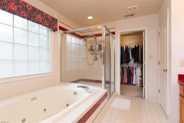102 Sunrise Bluff LN, Smithfield, VA 23430