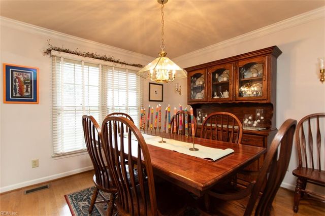 102 Sunrise Bluff LN, Smithfield, VA 23430