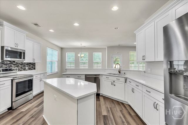 97 Gracyn Lane NE, Ludowici, GA 31316