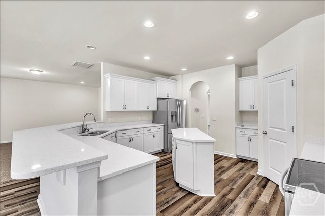97 Gracyn Lane NE, Ludowici, GA 31316