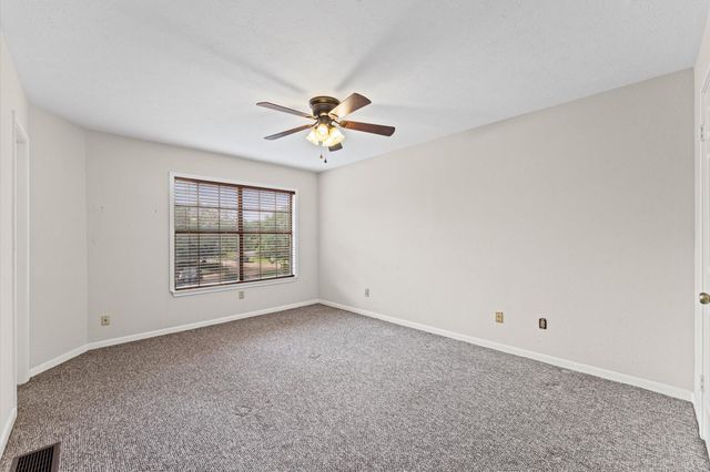 25 Regency Lane, Houston, TX 77088