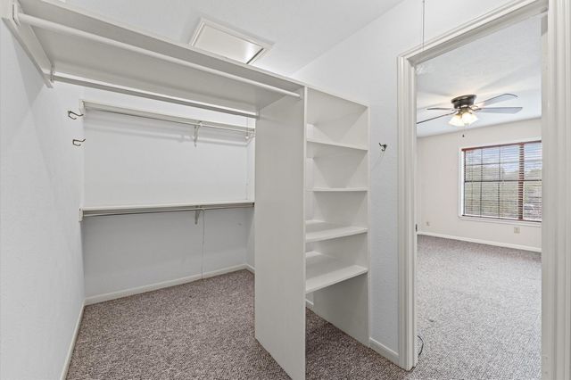 25 Regency Lane, Houston, TX 77088