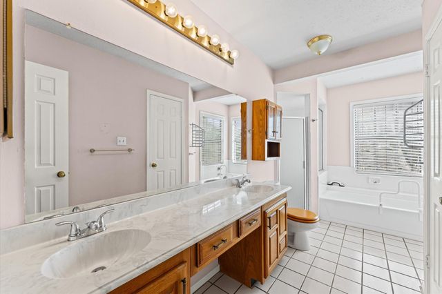 25 Regency Lane, Houston, TX 77088