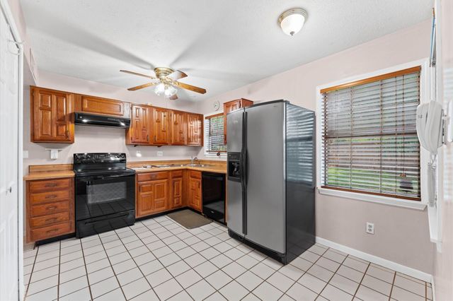 25 Regency Lane, Houston, TX 77088