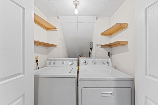 25 Regency Lane, Houston, TX 77088