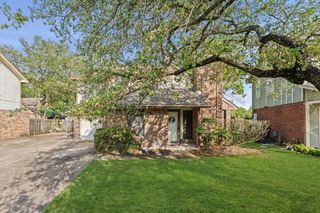 25 Regency Lane, Houston, TX 77088