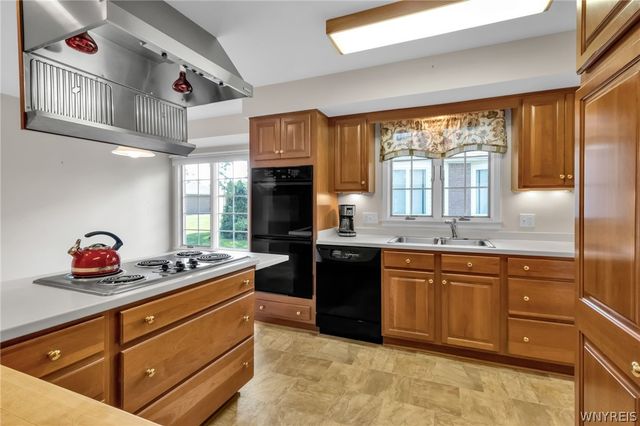 3 Saint Charles Court, Amherst, NY 14221