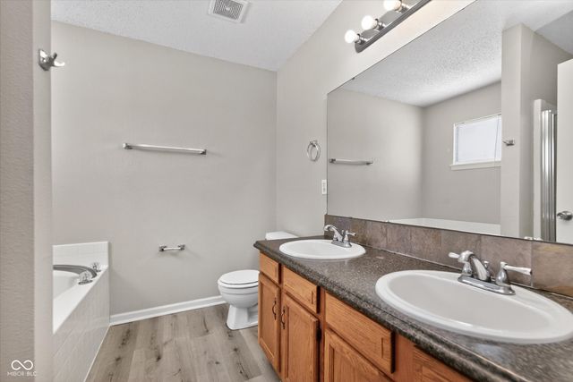 9655 Piper Lake Drive, Indianapolis, IN 46239